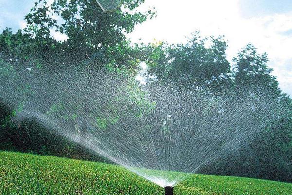 40畝做噴灌要多少成本？噴灌設(shè)備多少錢一畝？