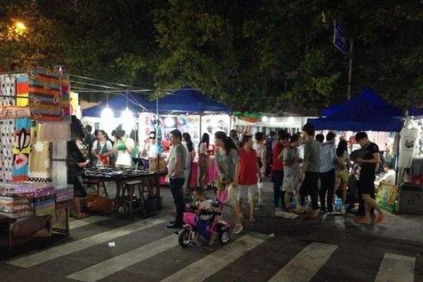 擺地攤放什么音樂吸引客戶,口號怎么喊