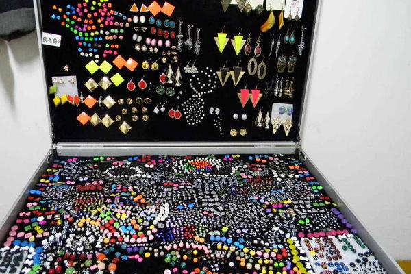 擺地攤貨架子有哪幾種，價格是多少