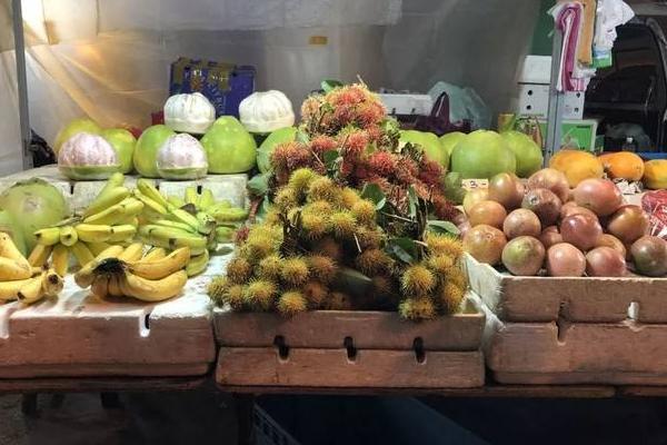 擺地攤賣什么好（2020擺地攤賣啥好賣又賺錢）