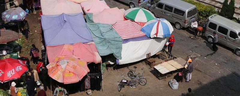 擺地攤賣什么好（2020擺地攤賣啥好賣又賺錢）