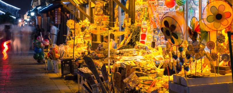 擺地攤賣什么玩具好？怎么吸引小朋友？利潤怎么樣？